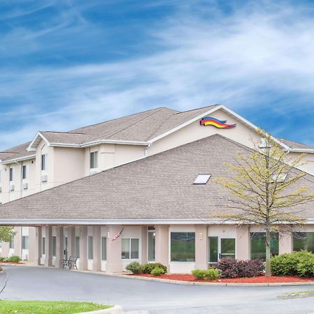 Baymont By Wyndham Freeport Hotel Exterior photo